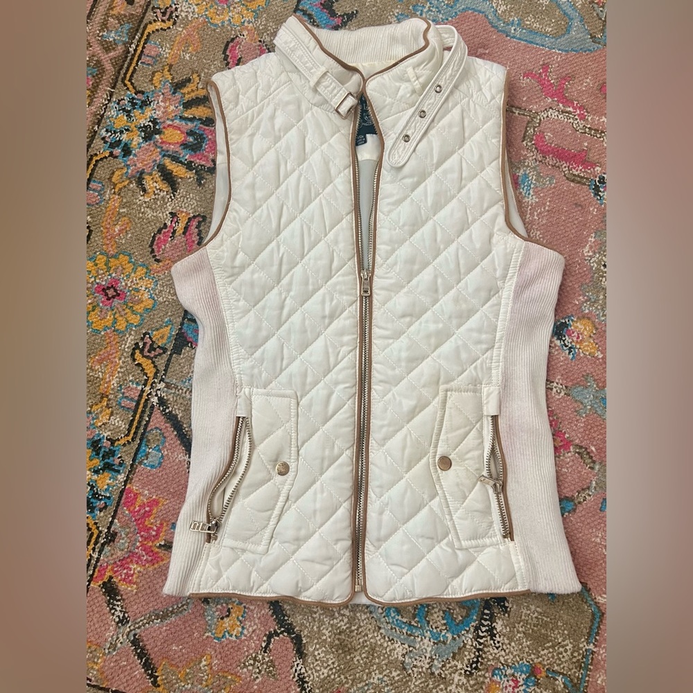 Cute White Puffer Vest Size Small